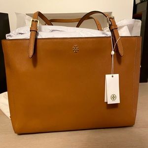 Authentic NWT Tory Burch Robinson Tote wi/ zippered padded laptop compartment